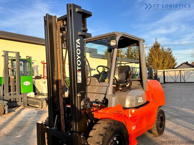Chariot élévateur Toyota 42-4FD40 / DIESEL / 4500KG / DUPLEX / FO