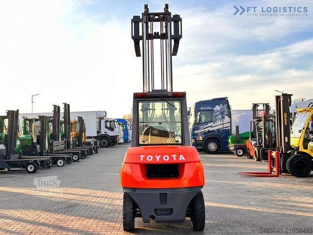 Chariot élévateur Toyota 42-4FD40 / DIESEL / 4500KG / DUPLEX / FO