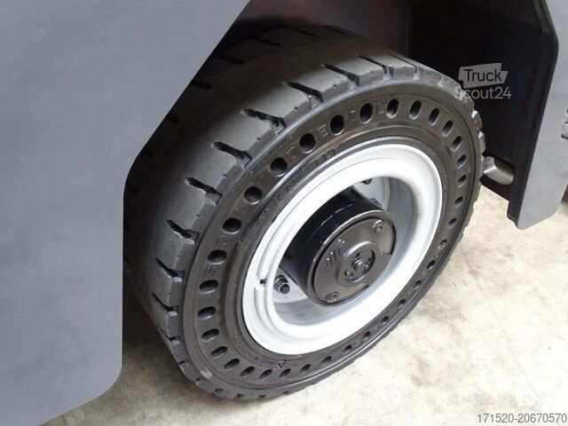 Chariot élévateur latéral Baumann GX50/14/63TR - TRIPLEX