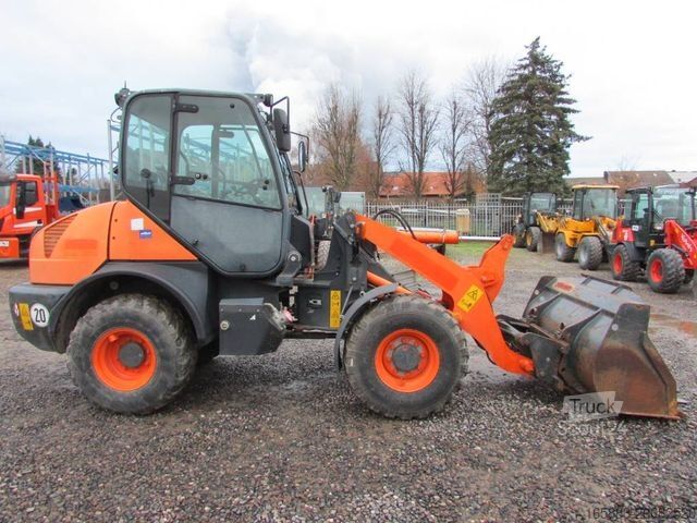 Chargeuse sur pneus KOMATSU WA 80-6 Radlader 26.000 EUR