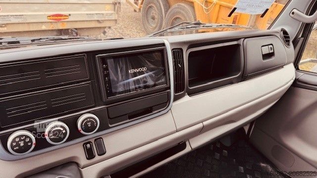 Pick-up panelvan FUSO Canter 3 C 15 mit Pritsche