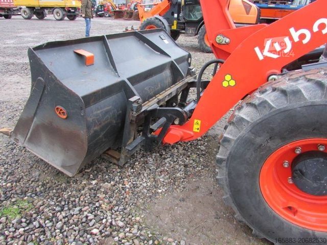 Chargeuse sur pneus KUBOTA R 070 Radlader 35.800 EUR