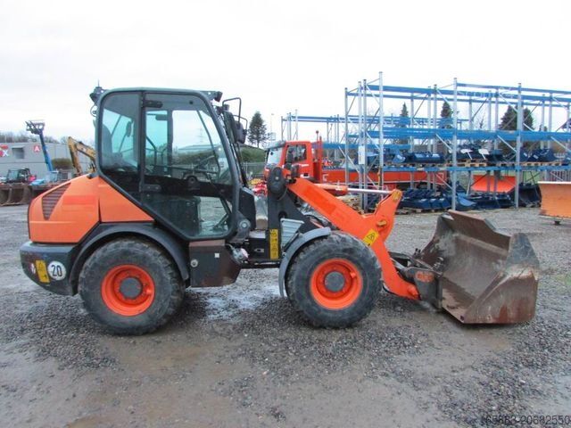 Chargeuse sur pneus KOMATSU WA 70-7 Radlader 24.500 EUR