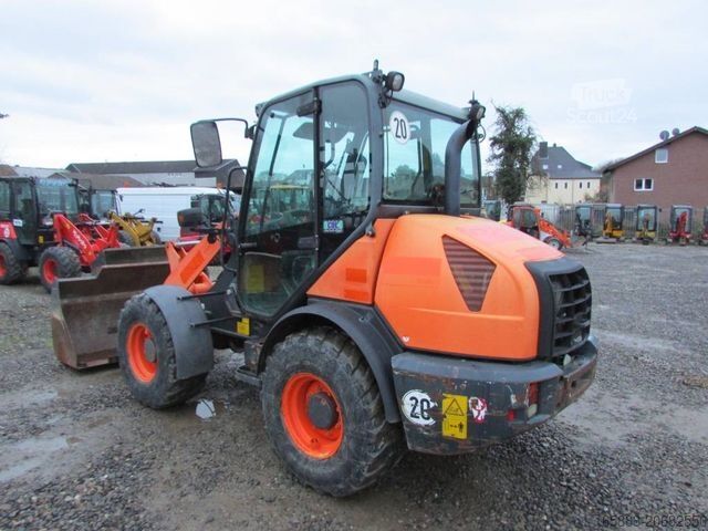 Chargeuse sur pneus KOMATSU WA 70-7 Radlader 24.500 EUR