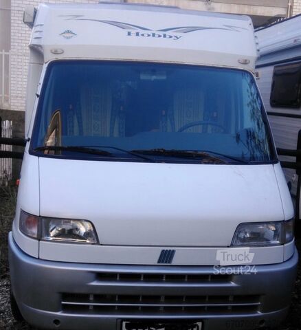 Autocaravana semiintegrada Hobby 650 FSE