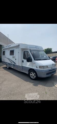 Autocaravana semiintegrada Hobby 650 FSE