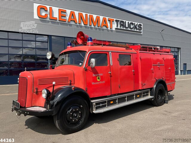 Ugunsdzēsēju mašīna Mercedes-Benz LF 311 Oldtimer Feuerwehrfahrzeug Just 35.940 km!