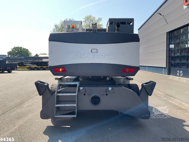 Machine de chargement et de déchargement SENNEBOGEN 821 E Material Handling Machine