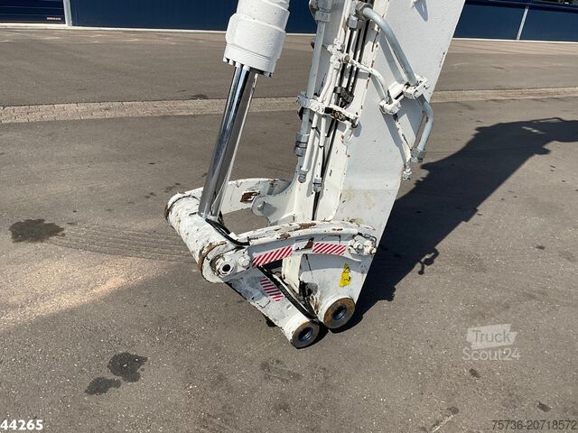 Machine de chargement et de déchargement SENNEBOGEN 821 E Material Handling Machine