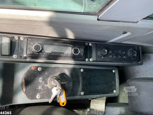 Machine de chargement et de déchargement SENNEBOGEN 821 E Material Handling Machine