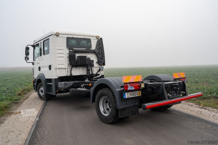 Châssis de camion MAN TGL12.250 DoKa