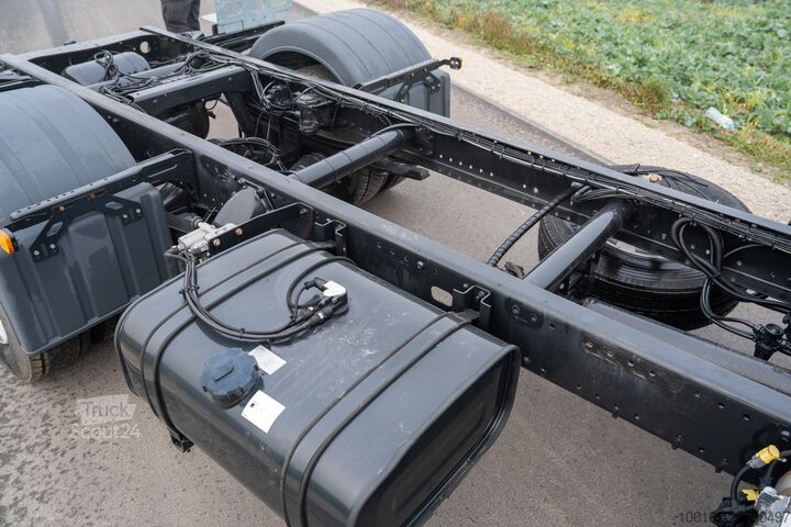 Truck chassis MAN TGL12.250 DoKa