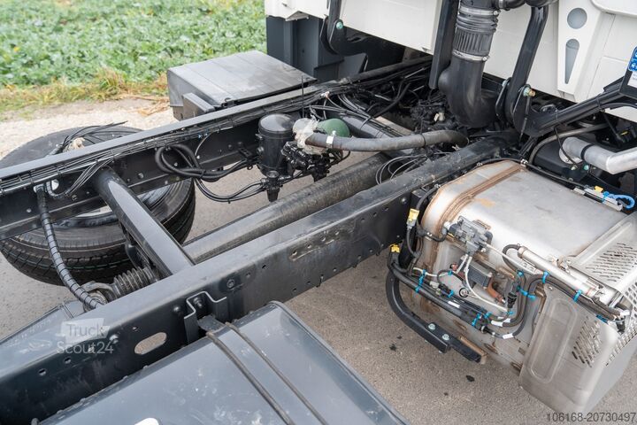 Truck chassis MAN TGL12.250 DoKa