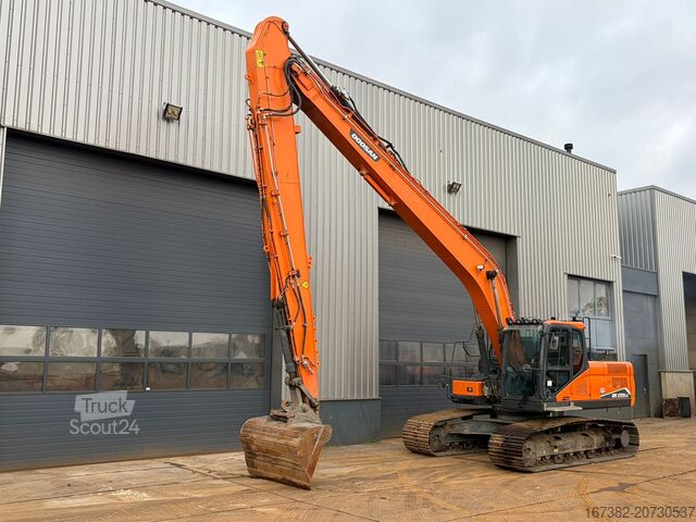 Pelle sur chenilles Doosan DX225LC-7