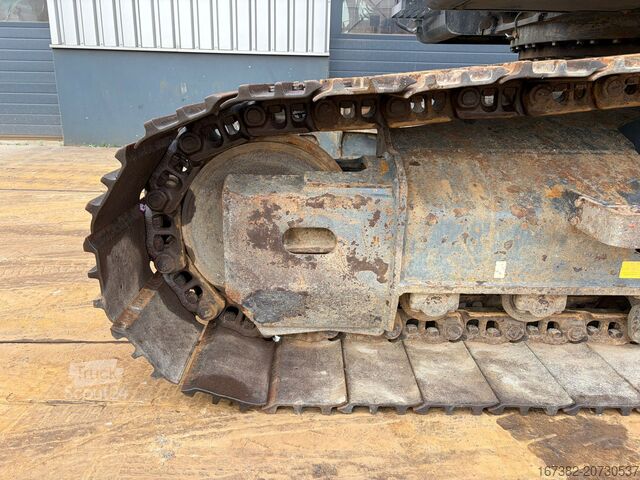 Pelle sur chenilles Doosan DX225LC-7