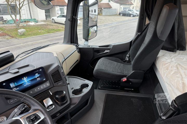 Tractor estándar Mercedes-Benz Arocs 1848 4x4H Kipphydraulik / Swiss-Vehicle