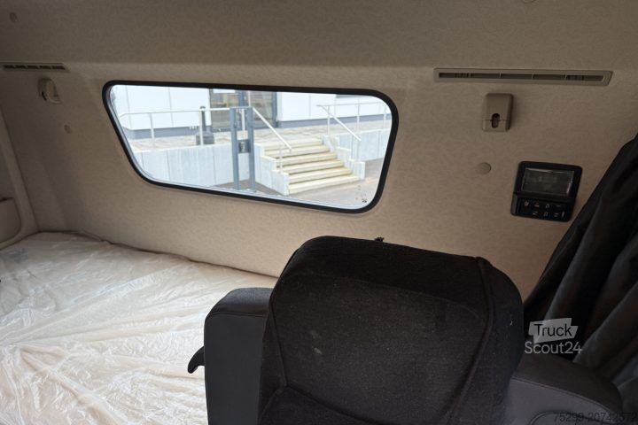 Tractor estándar Mercedes-Benz Arocs 1848 4x4H Kipphydraulik / Swiss-Vehicle