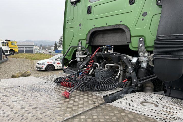 Tractor estándar Mercedes-Benz Arocs 1848 4x4H Kipphydraulik / Swiss-Vehicle