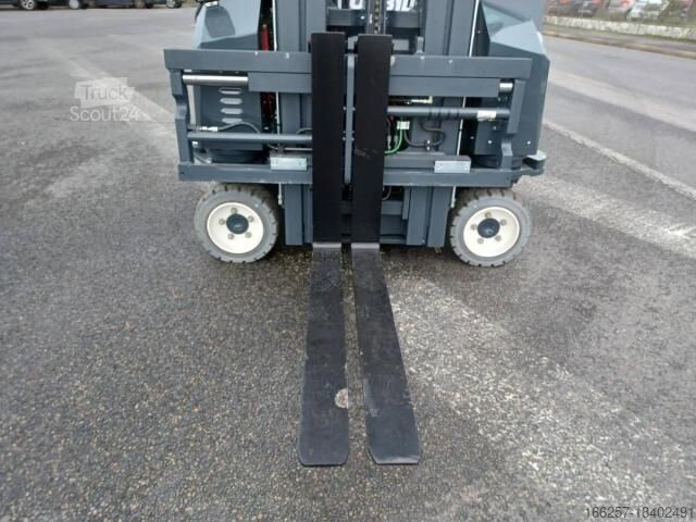 Vierwegvorkheftruck Combilift CBE3000