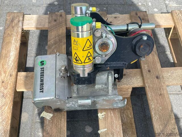 Toca-discos STEELWRIST TMX S30 -180HA | TILT QUICKCOUPLER | TILTING CO...