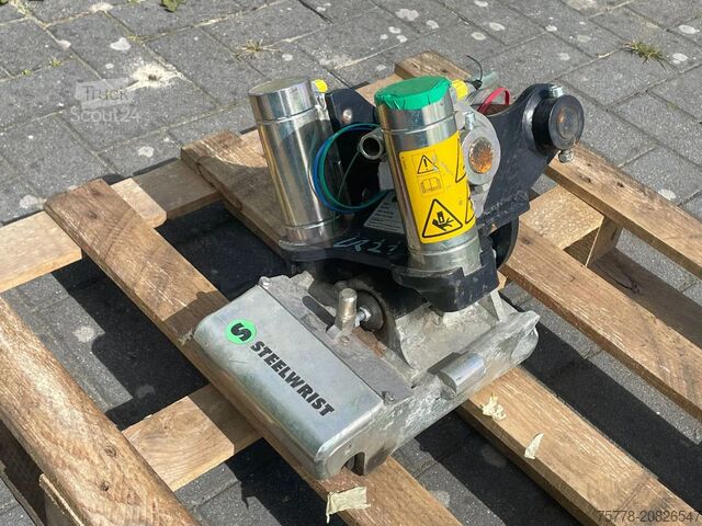 Toca-discos STEELWRIST TMX S30 -180HA | TILT QUICKCOUPLER | TILTING CO...