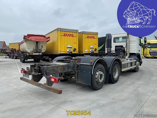 Chassis with cab Volvo FMX 370