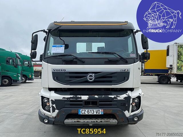 Chassis with cab Volvo FMX 370