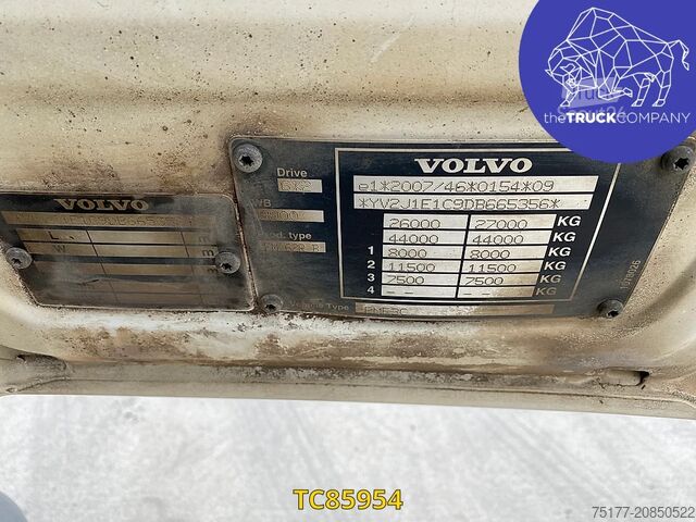 Chassis with cab Volvo FMX 370