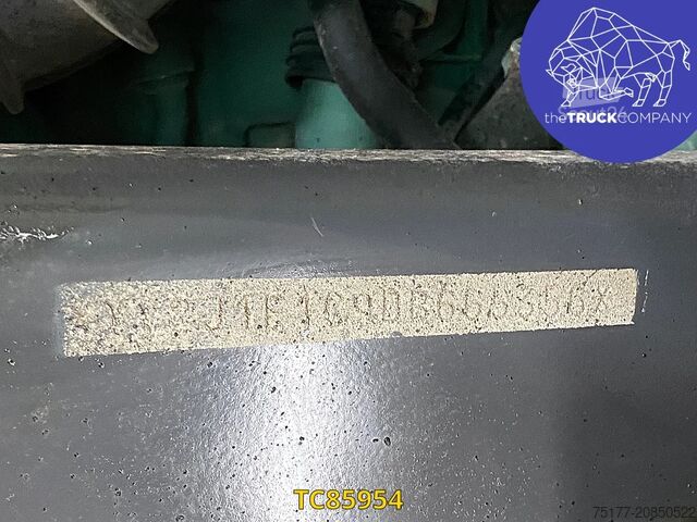 Chassis with cab Volvo FMX 370