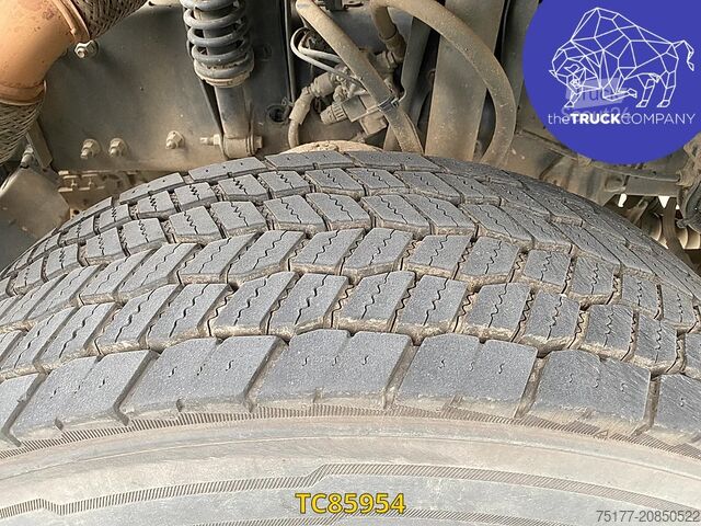 Chassis with cab Volvo FMX 370