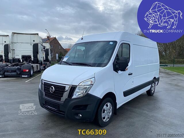Panel van Nissan Interstar 130.35 L2H2
