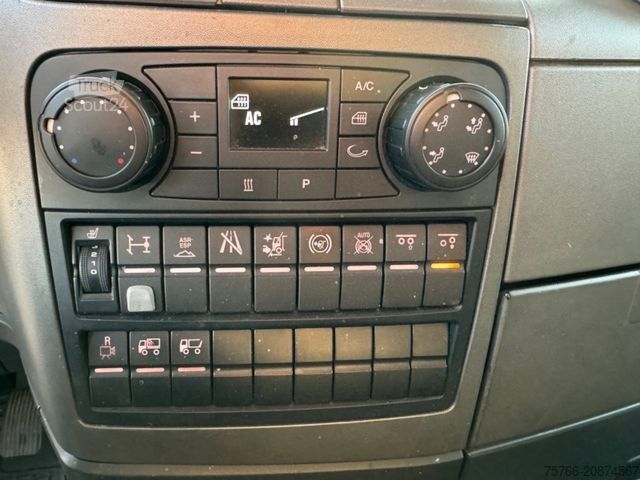 Tovornjak za prevoz pijač MAN TGS 26.360 L / LBW / NAVI / LENKACHSE / 22 PAL