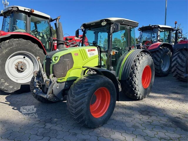 Máquina agrícola CLAAS Elios 220