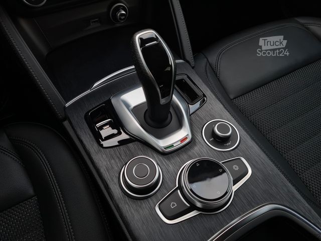 Pick-up ALFA ROMEO Stelvio Super Q4 - ASSISTS - AHK -
