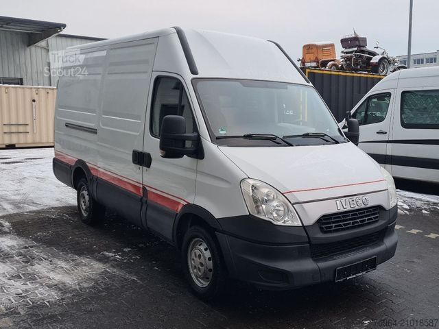 Fourgon surélevé IVECO Daily 35 S13 - Mittel/Hoch + Klima