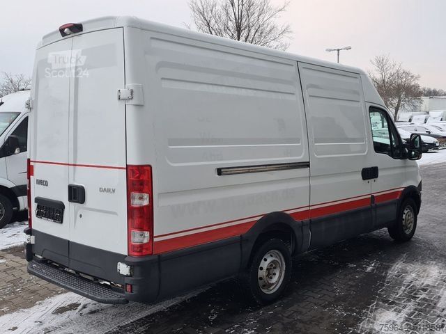 Fourgon surélevé IVECO Daily 35 S13 - Mittel/Hoch + Klima