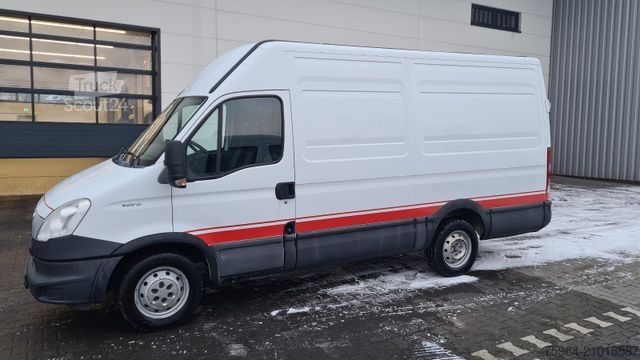 Fourgon surélevé IVECO Daily 35 S13 - Mittel/Hoch + Klima