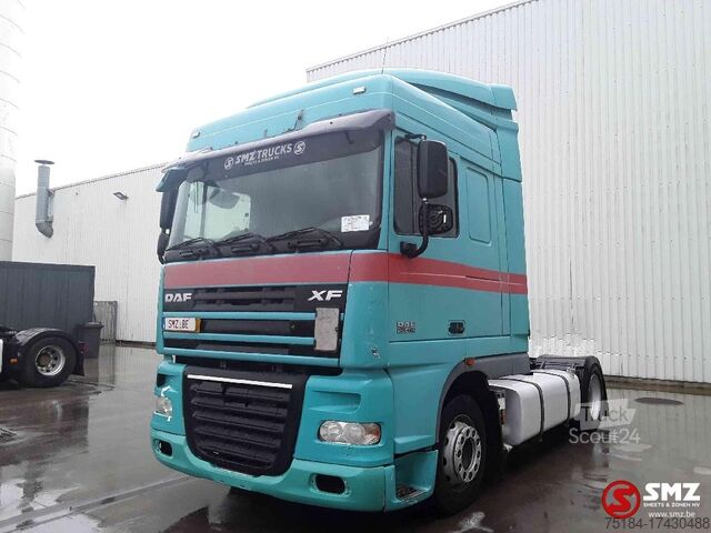 Standard tractor Daf XF 460 Spacecab mega