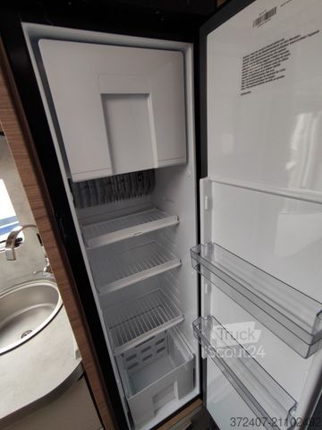 Polointegrovaný obytný vůz KNAUS Live Ti 650 MEG