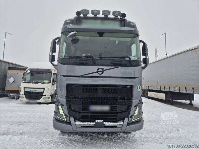 Lesnícky stroj s žeriavom Volvo FH540 Globetrotter / HIAB Loglift F150Z