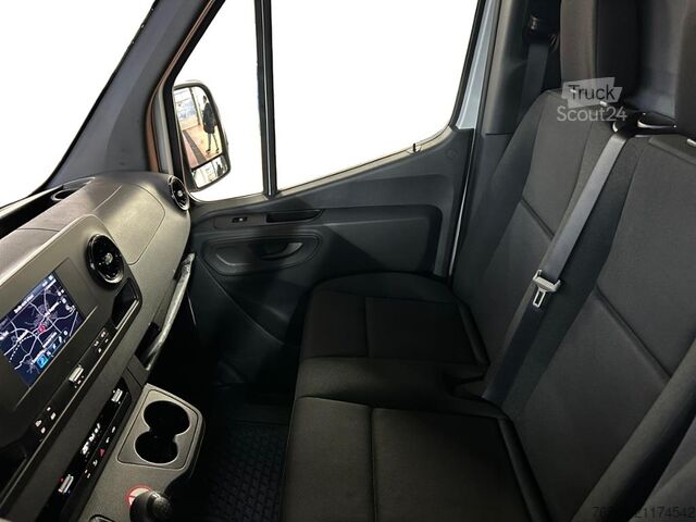Box van Mercedes-Benz Sprinter 317 Koffer **MBUX,Navi,SHZ,KlimaA