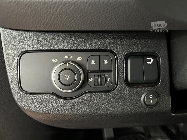 Box van Mercedes-Benz Sprinter 317 Koffer **MBUX,Navi,SHZ,KlimaA