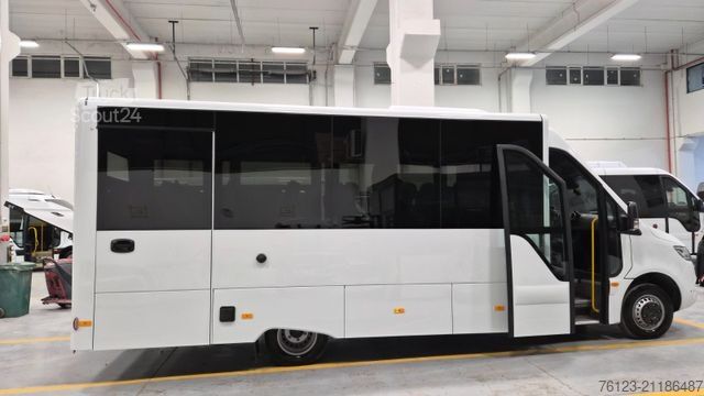 Minibus MERCEDES-BENZ 30 Sitzer Schul- Transferbus 519 Lagerfahrzeug