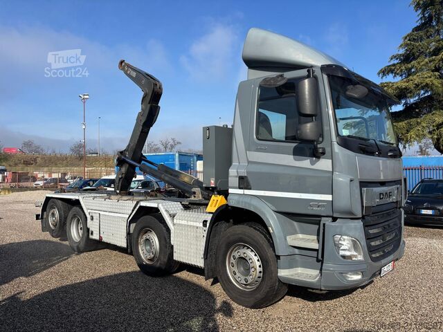 Kanca kasalı yük kamyonu (roll-off) DAF CF 440