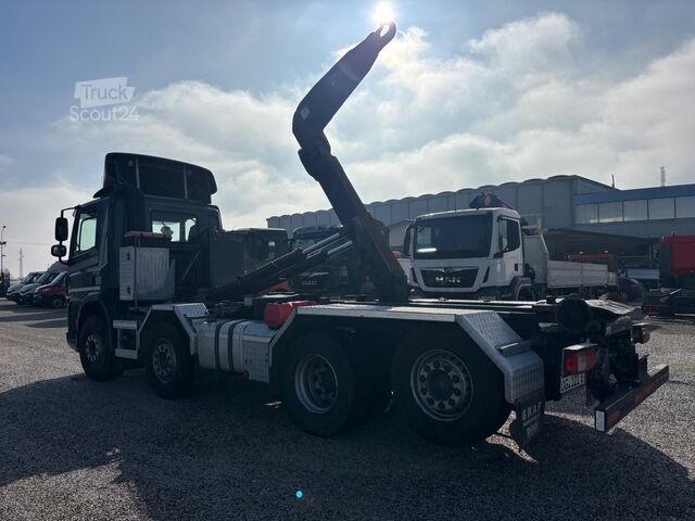 Kanca kasalı yük kamyonu (roll-off) DAF CF 440