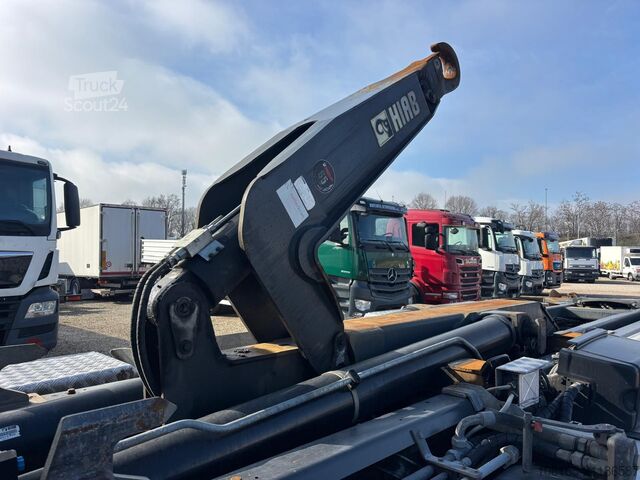 Kanca kasalı yük kamyonu (roll-off) DAF CF 440