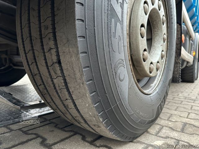 Кран, монтиран на камион VOLVO 450 8x4 Abrollkipper MEILLER Kran PENZ 17L8.50R