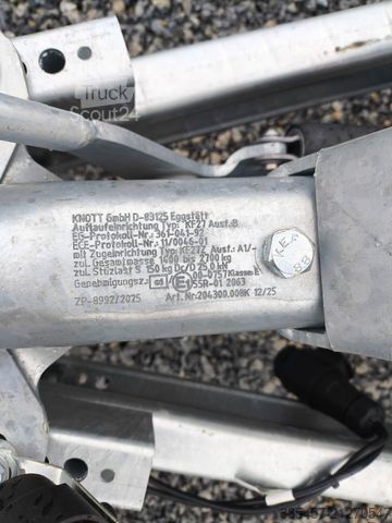 Remolque de plataforma baja TEMARED Builder 152x300cm 2,7t,Baumaschinentransporter