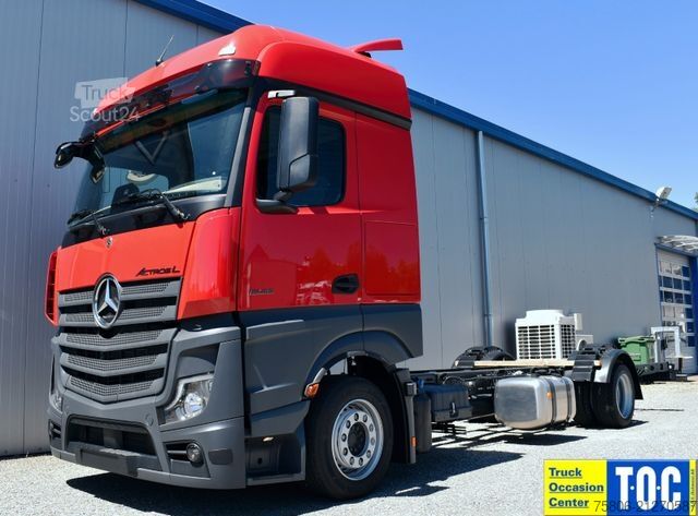 Camión plataforma con toldo MERCEDES-BENZ Actros 1836 LnR 5-Plätzer Fahrschule