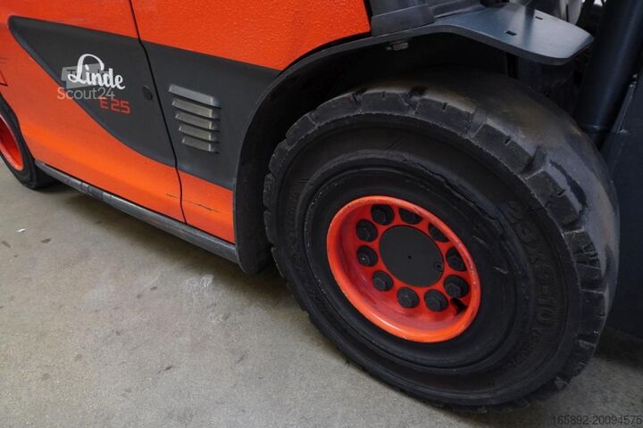 Gaffeltruck Linde E 25 387
